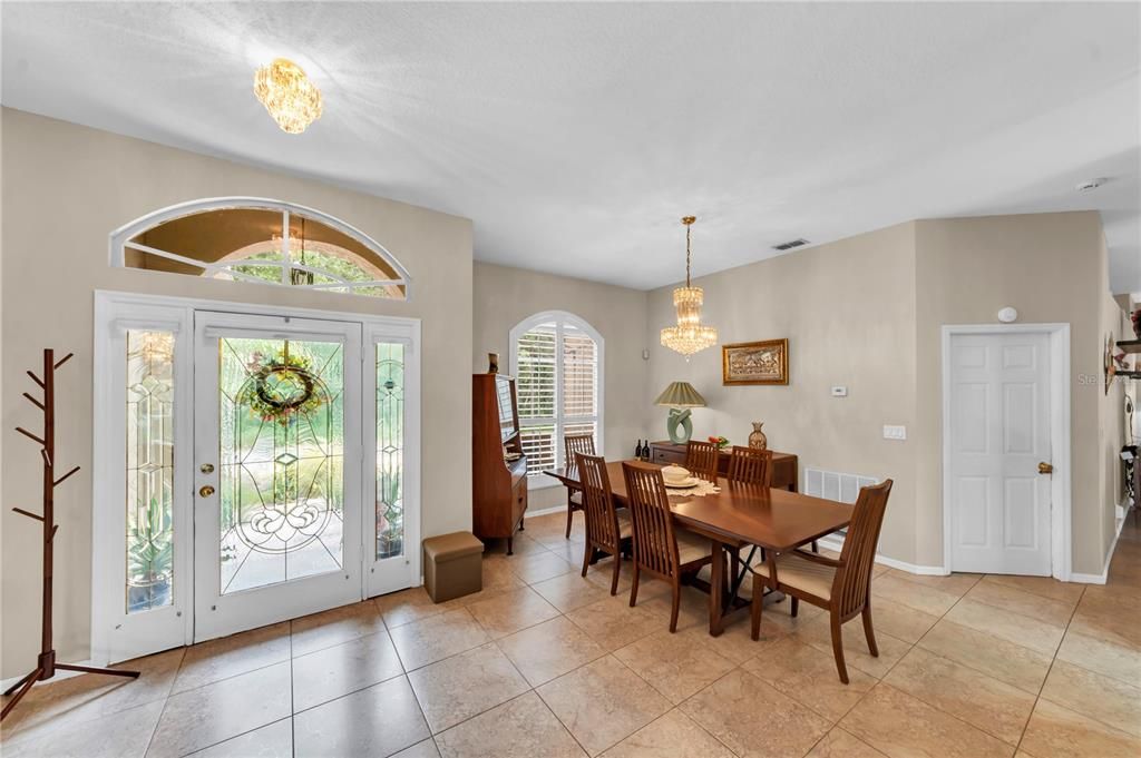 En Venta: $765,000 (5 camas, 3 baños, 3335 Pies cuadrados)