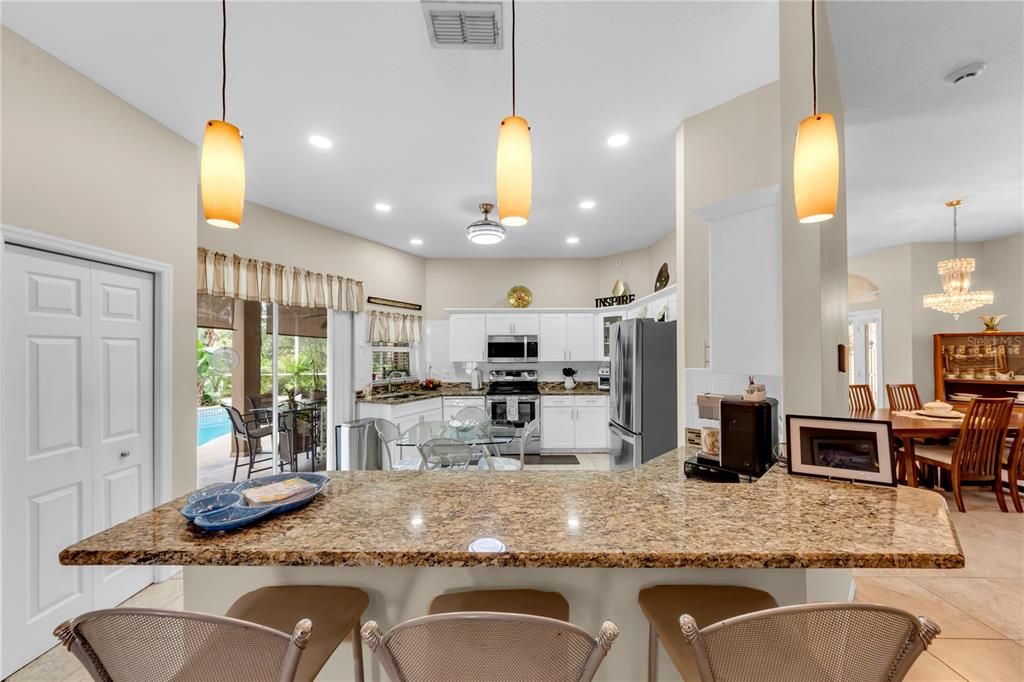 En Venta: $765,000 (5 camas, 3 baños, 3335 Pies cuadrados)