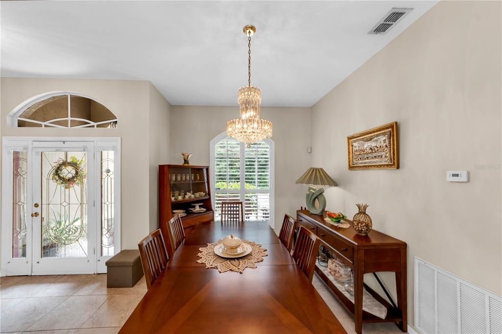 En Venta: $765,000 (5 camas, 3 baños, 3335 Pies cuadrados)