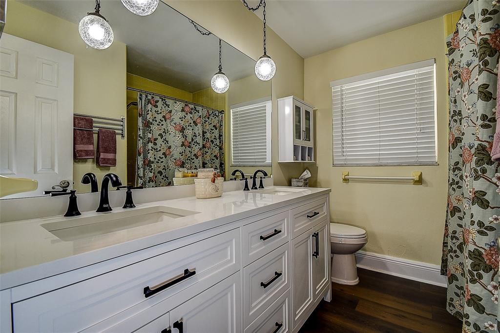 For Sale: $550,000 (3 beds, 2 baths, 2151 Square Feet)
