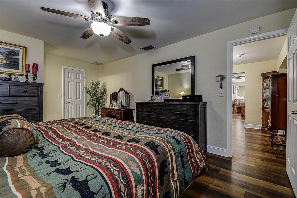 For Sale: $550,000 (3 beds, 2 baths, 2151 Square Feet)