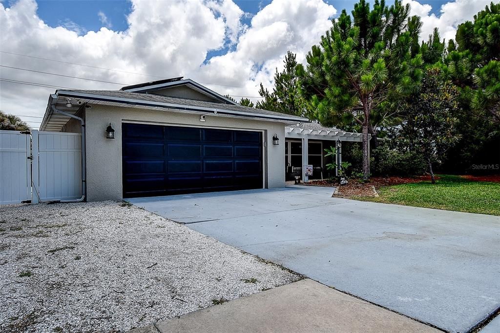 For Sale: $550,000 (3 beds, 2 baths, 2151 Square Feet)