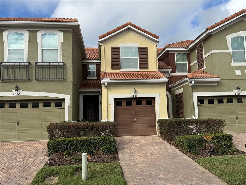 For Rent: $2,400 (3 beds, 2 baths, 1460 Square Feet)