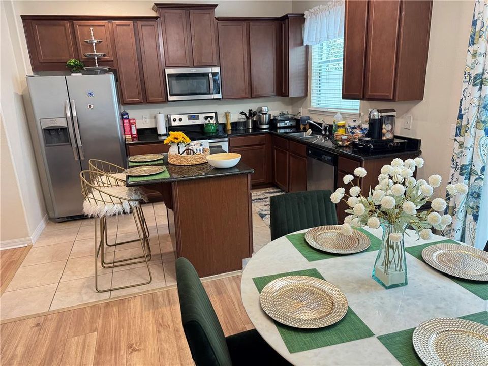 For Rent: $2,400 (3 beds, 2 baths, 1460 Square Feet)
