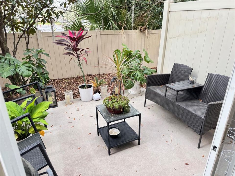 For Rent: $2,400 (3 beds, 2 baths, 1460 Square Feet)
