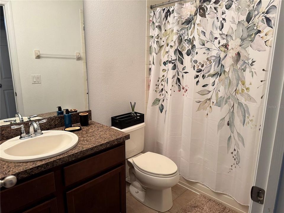 For Rent: $2,400 (3 beds, 2 baths, 1460 Square Feet)