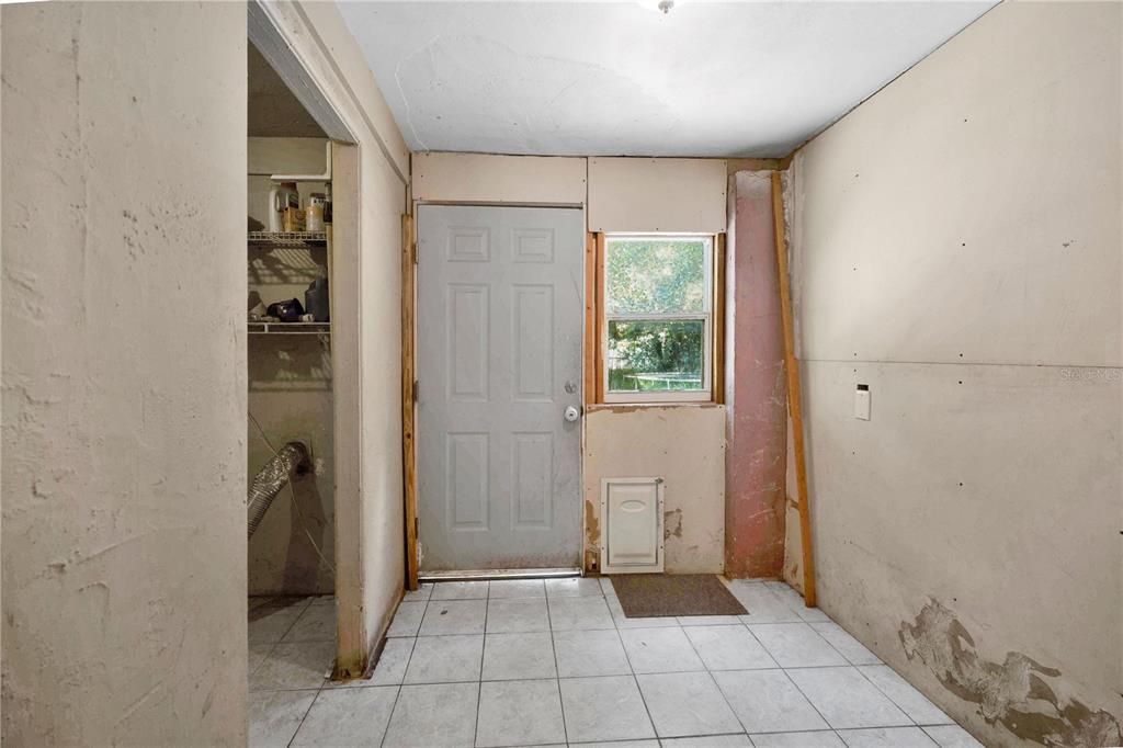 待售: $200,000 (3 贝兹, 2 浴室, 1306 平方英尺)