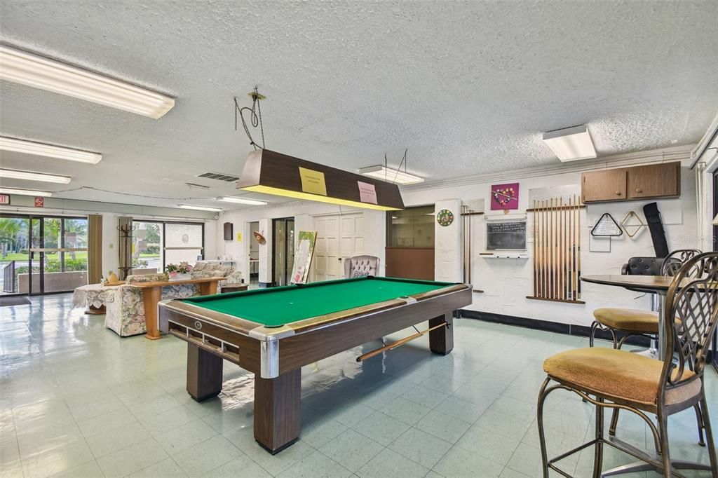 For Sale: $139,900 (2 beds, 1 baths, 975 Square Feet)