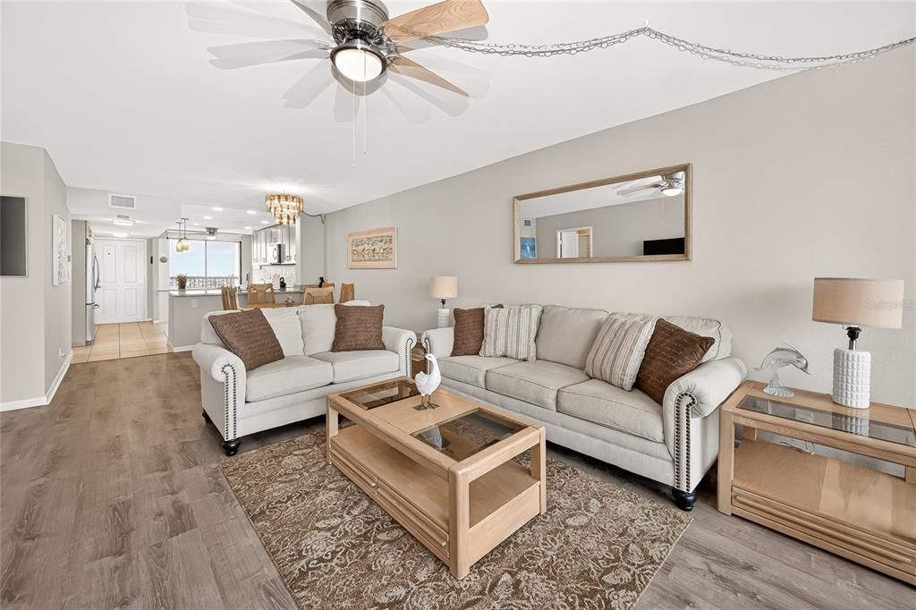 For Sale: $689,000 (2 beds, 2 baths, 1175 Square Feet)