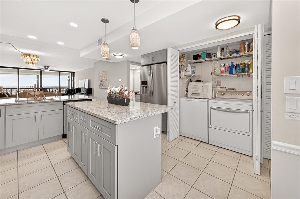 For Sale: $689,000 (2 beds, 2 baths, 1175 Square Feet)