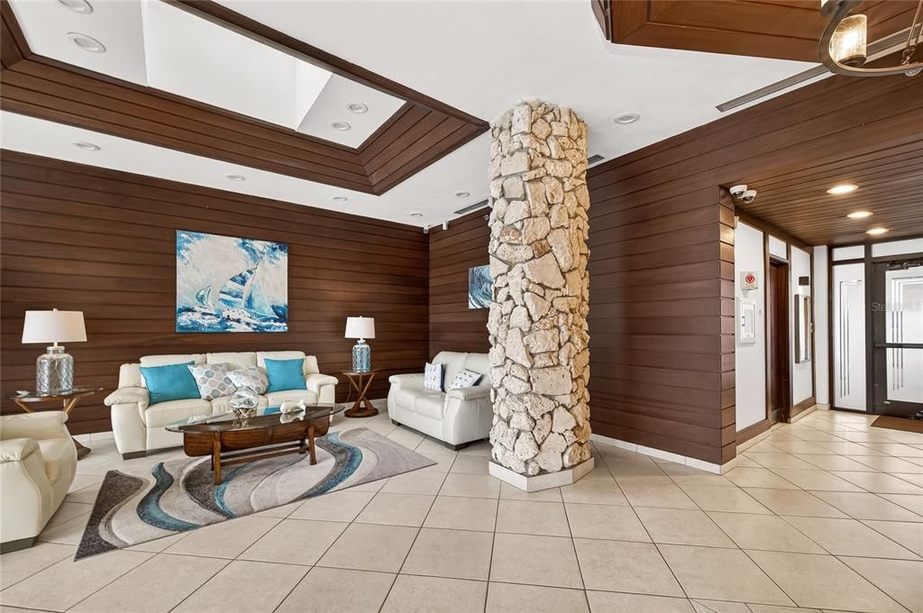 For Sale: $689,000 (2 beds, 2 baths, 1175 Square Feet)
