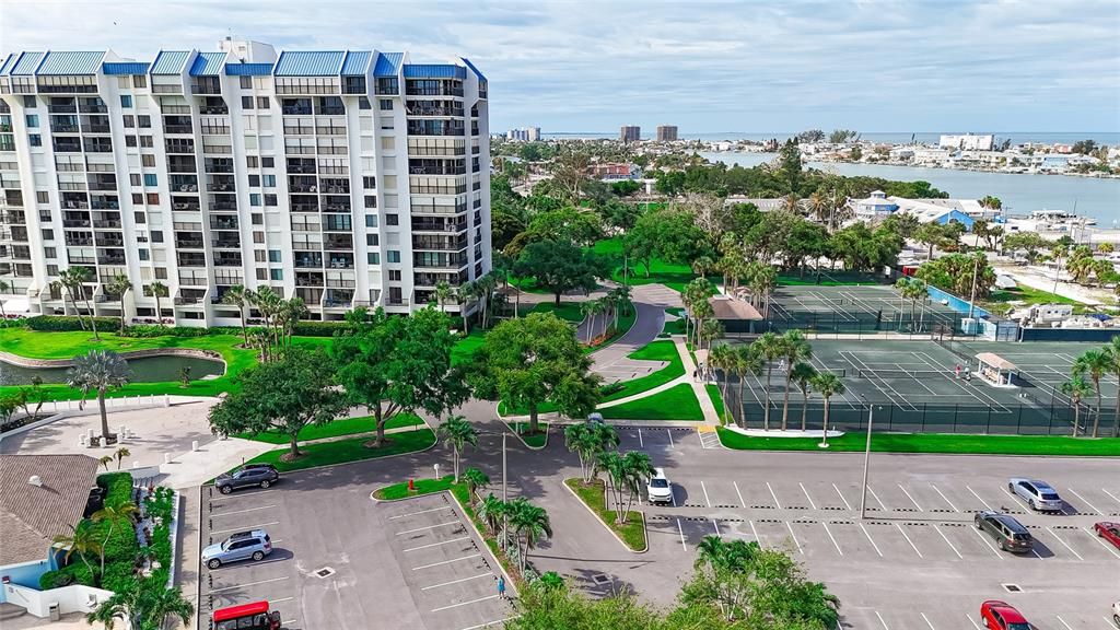 For Sale: $689,000 (2 beds, 2 baths, 1175 Square Feet)