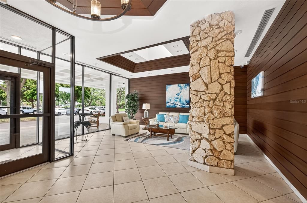 For Sale: $689,000 (2 beds, 2 baths, 1175 Square Feet)