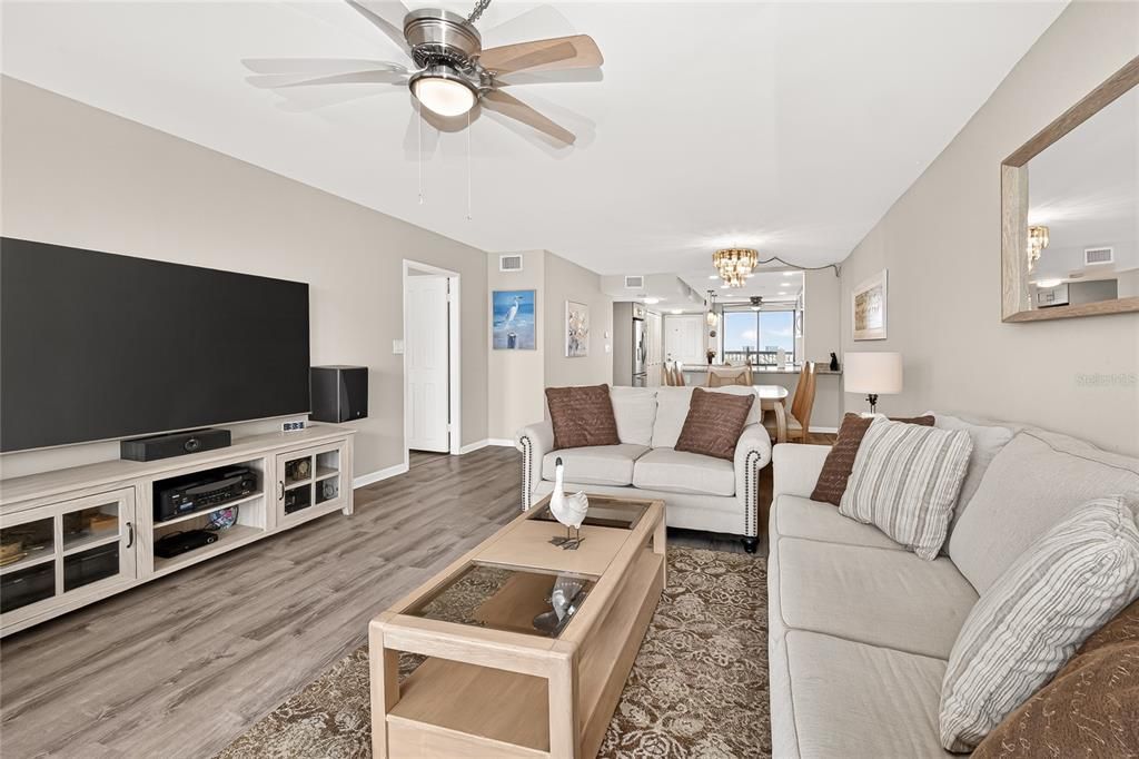 For Sale: $689,000 (2 beds, 2 baths, 1175 Square Feet)