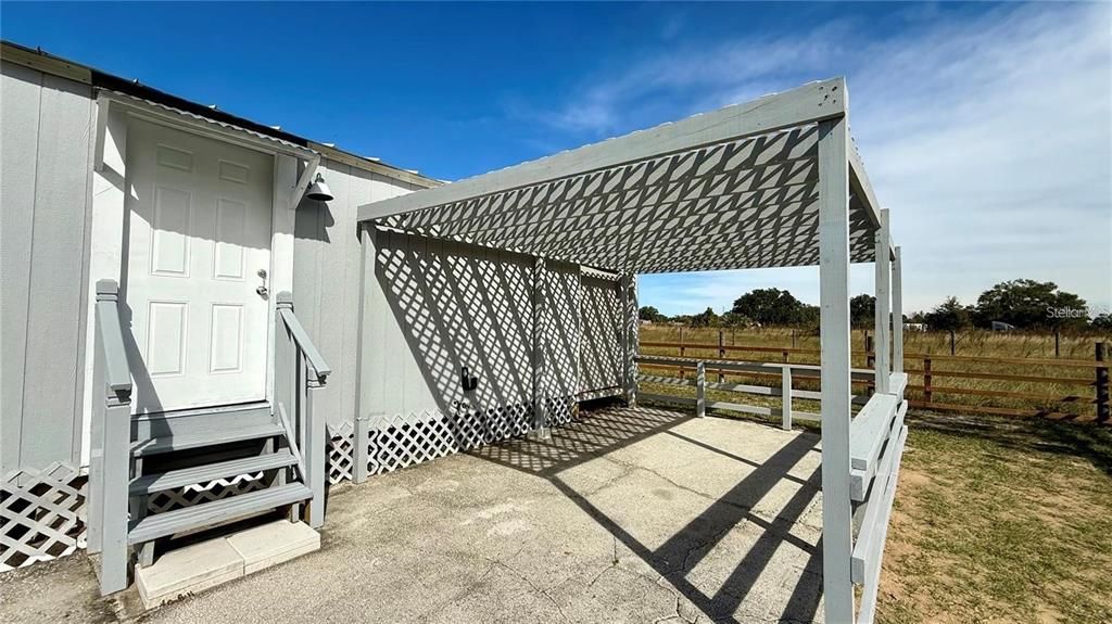 For Rent: $1,200 (2 beds, 2 baths, 784 Square Feet)