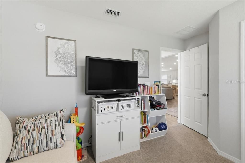 For Sale: $329,900 (4 beds, 2 baths, 1819 Square Feet)