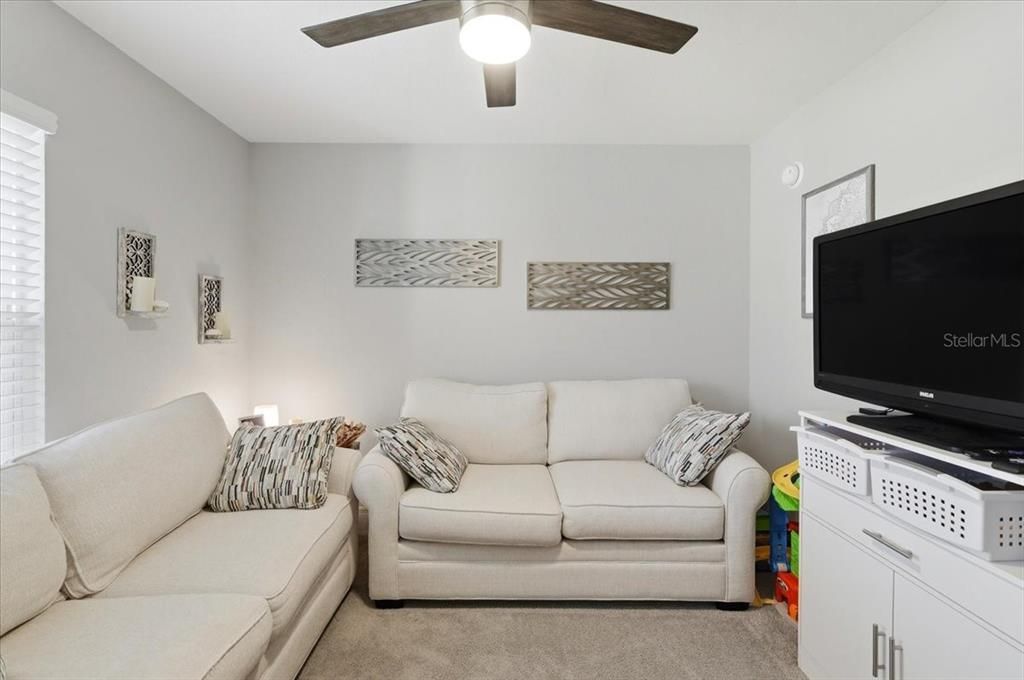 For Sale: $329,900 (4 beds, 2 baths, 1819 Square Feet)