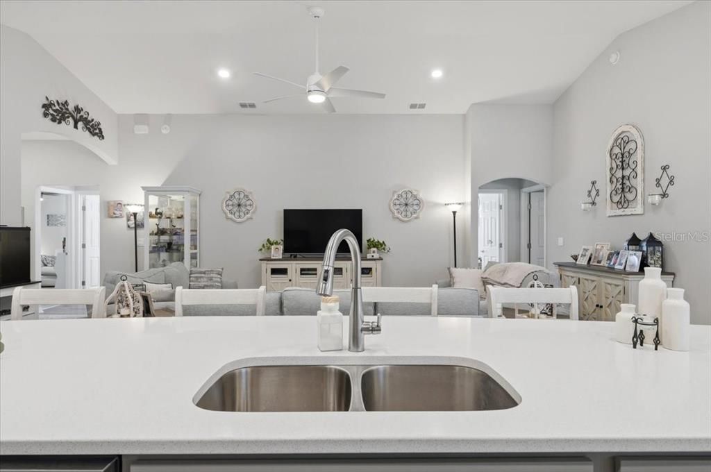 For Sale: $329,900 (4 beds, 2 baths, 1819 Square Feet)
