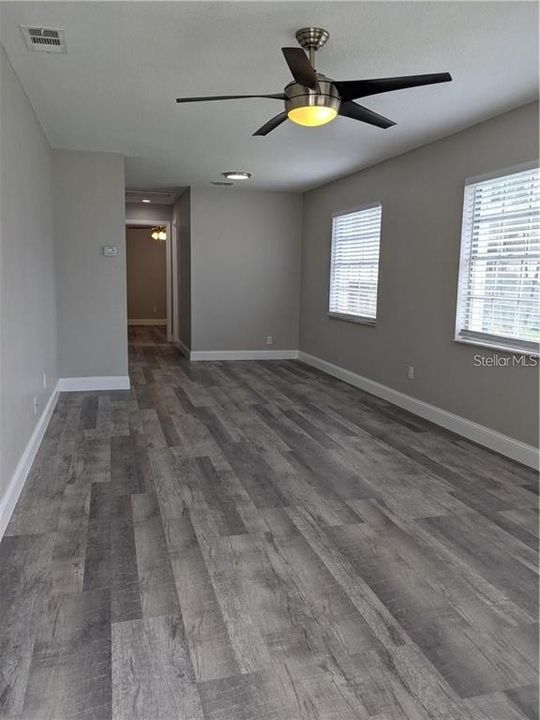 For Rent: $1,999 (2 beds, 1 baths, 830 Square Feet)