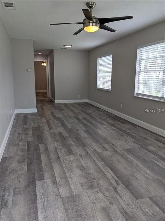 For Rent: $1,999 (2 beds, 1 baths, 830 Square Feet)