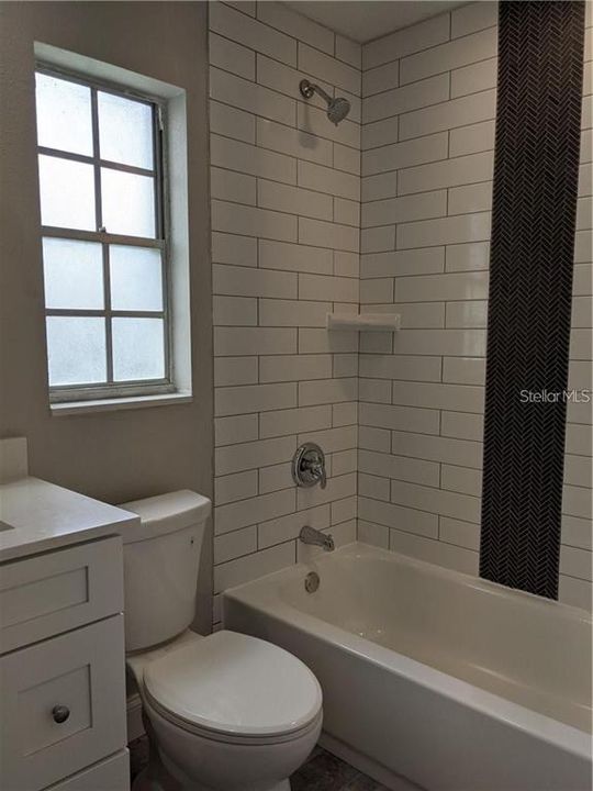 For Rent: $1,999 (2 beds, 1 baths, 830 Square Feet)