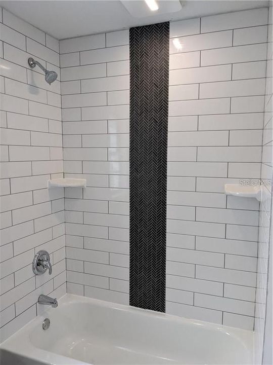 For Rent: $1,999 (2 beds, 1 baths, 830 Square Feet)