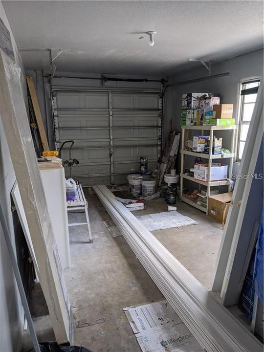 For Rent: $1,999 (2 beds, 1 baths, 830 Square Feet)