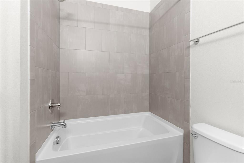 For Rent: $4,100 (3 beds, 3 baths, 1912 Square Feet)