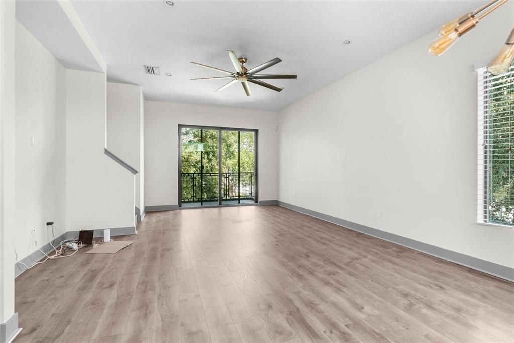 For Rent: $4,100 (3 beds, 3 baths, 1912 Square Feet)