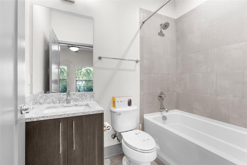 For Rent: $4,100 (3 beds, 3 baths, 1912 Square Feet)