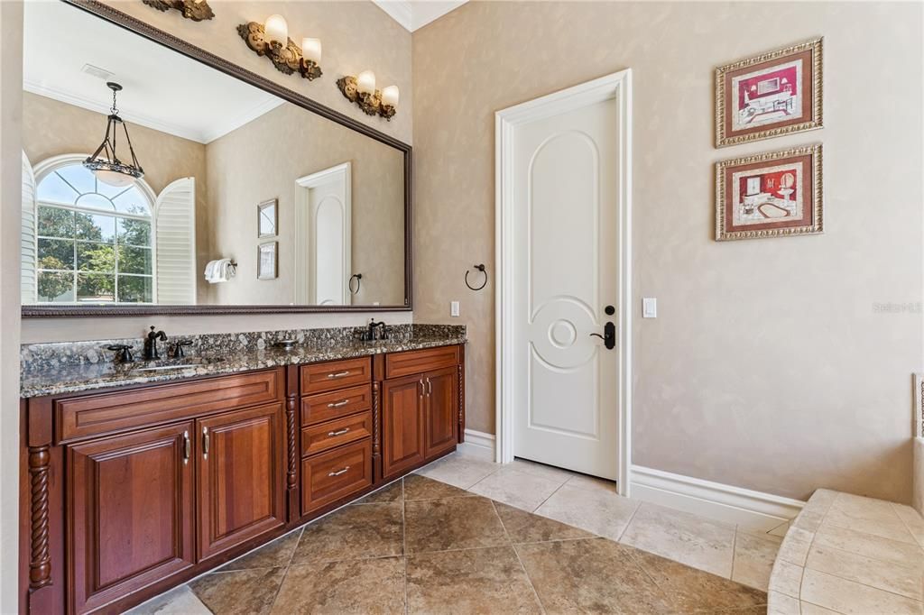 En Venta: $1,450,000 (5 camas, 5 baños, 4489 Pies cuadrados)