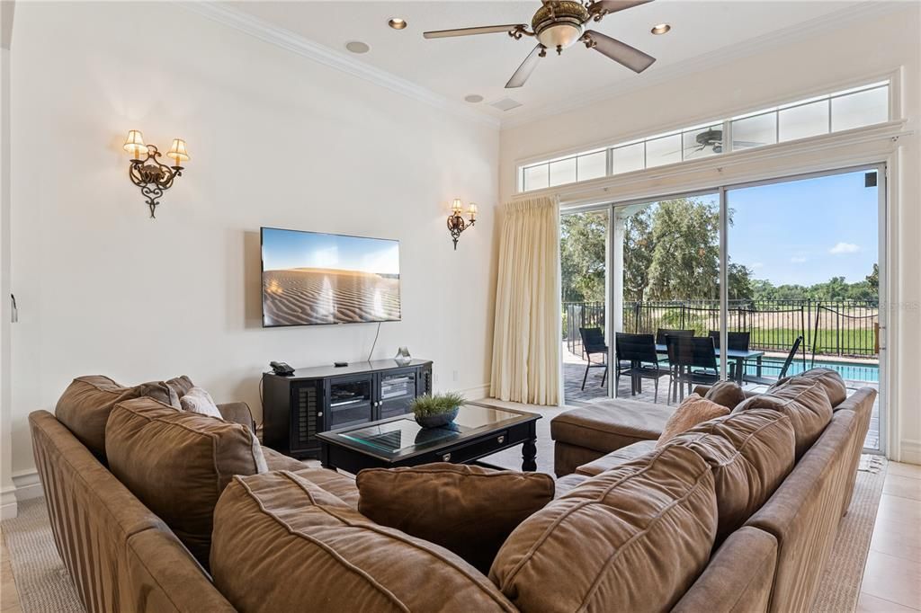 En Venta: $1,450,000 (5 camas, 5 baños, 4489 Pies cuadrados)