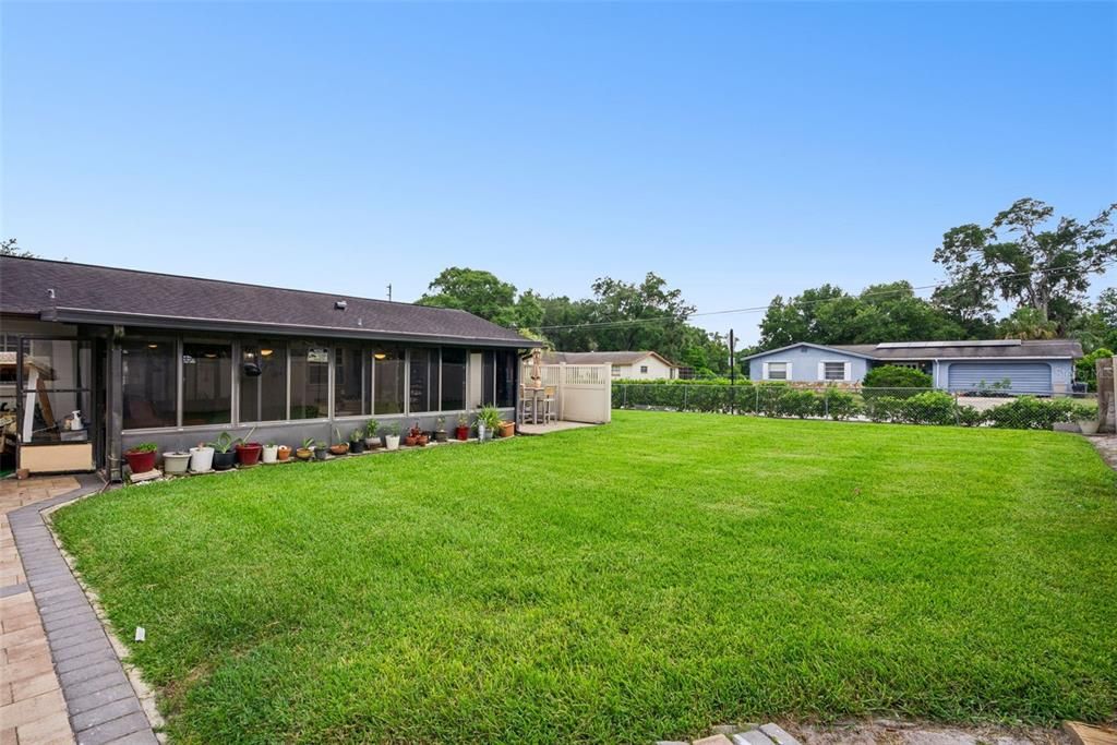 For Sale: $320,000 (3 beds, 1 baths, 1066 Square Feet)