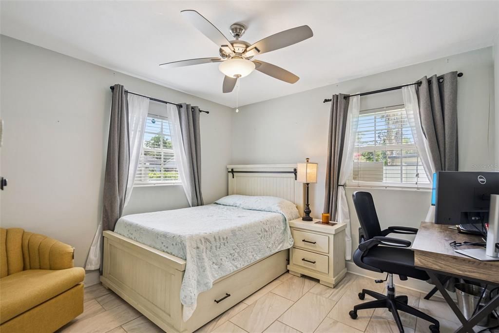 For Sale: $320,000 (3 beds, 1 baths, 1066 Square Feet)