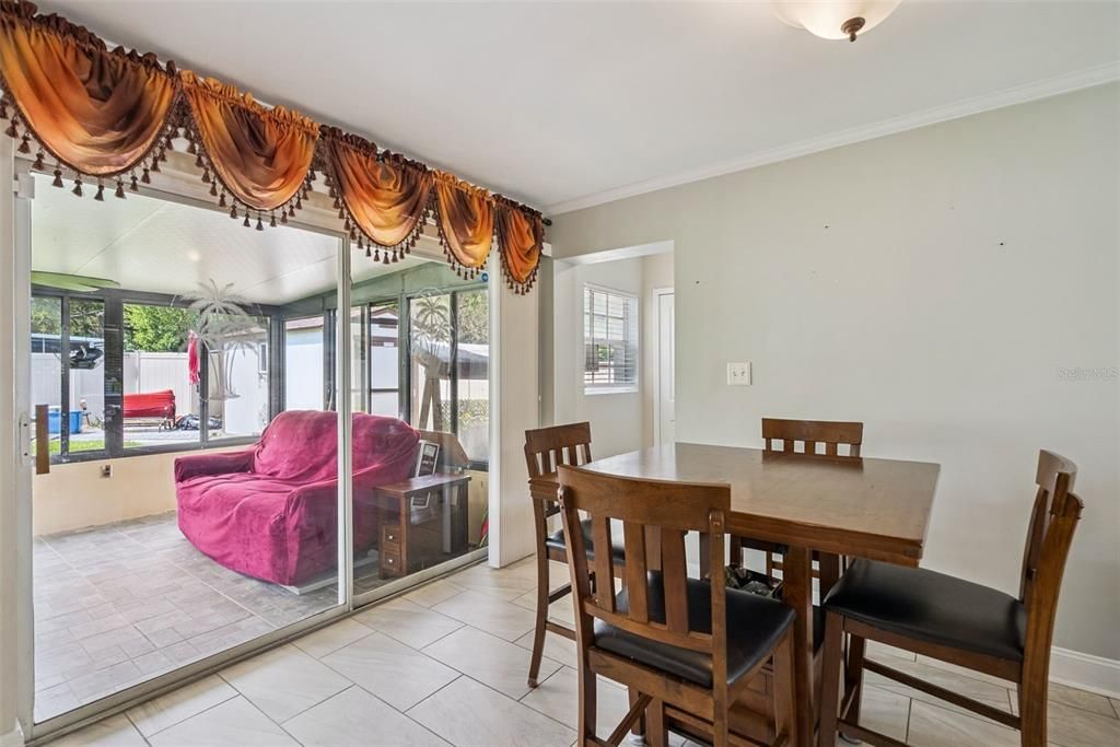 For Sale: $320,000 (3 beds, 1 baths, 1066 Square Feet)