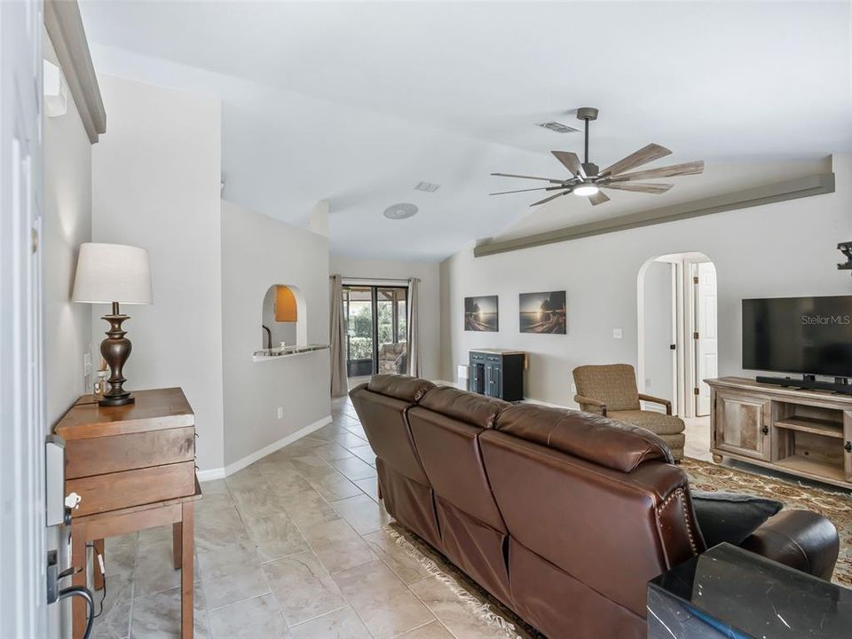For Sale: $294,940 (3 beds, 2 baths, 1353 Square Feet)