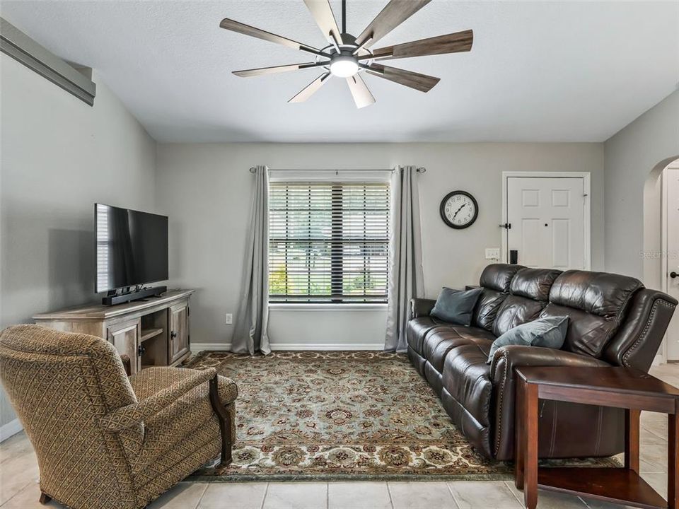 For Sale: $294,940 (3 beds, 2 baths, 1353 Square Feet)