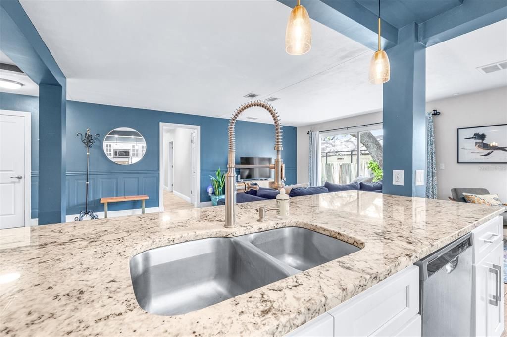 En Venta: $475,000 (3 camas, 2 baños, 1665 Pies cuadrados)