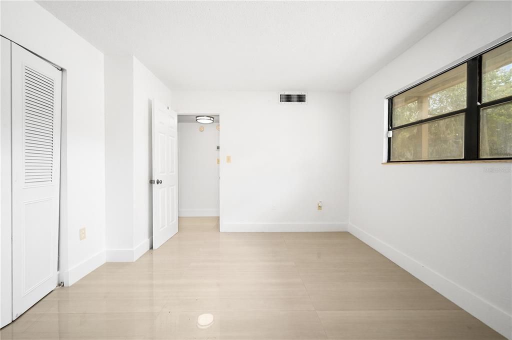 For Sale: $115,000 (2 beds, 2 baths, 1226 Square Feet)