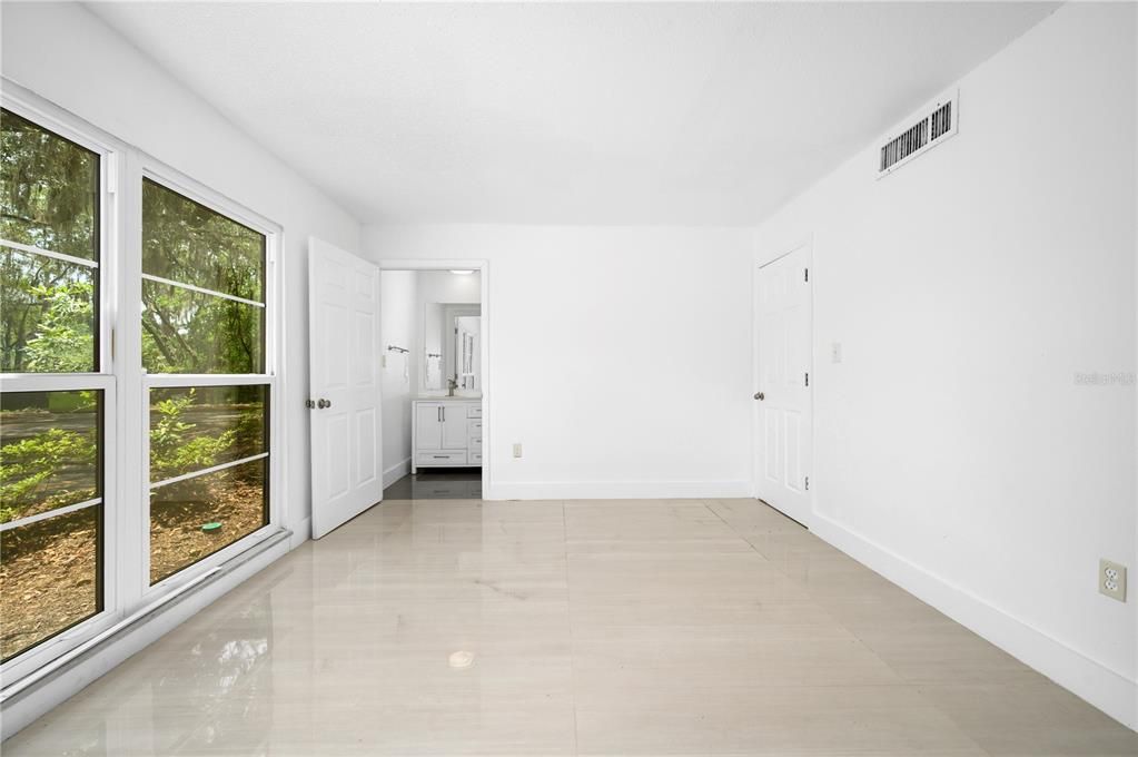 For Sale: $115,000 (2 beds, 2 baths, 1226 Square Feet)