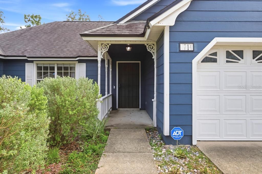 For Sale: $304,900 (3 beds, 2 baths, 1273 Square Feet)