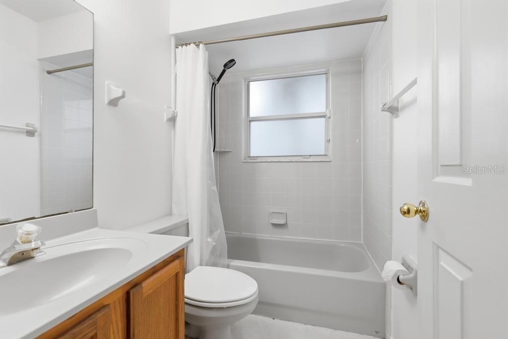 For Sale: $304,900 (3 beds, 2 baths, 1273 Square Feet)