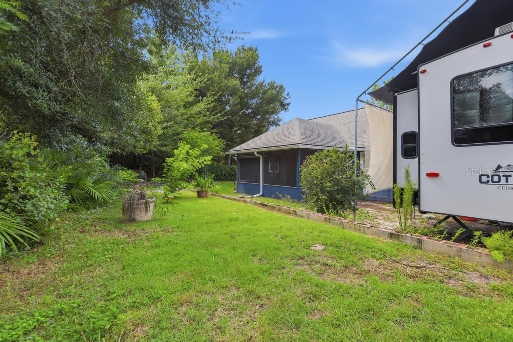 For Sale: $304,900 (3 beds, 2 baths, 1273 Square Feet)