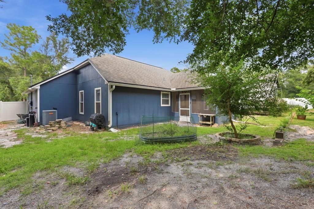 For Sale: $304,900 (3 beds, 2 baths, 1273 Square Feet)
