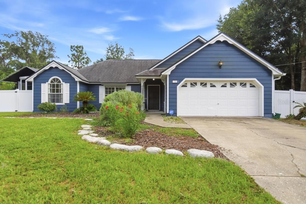 For Sale: $304,900 (3 beds, 2 baths, 1273 Square Feet)