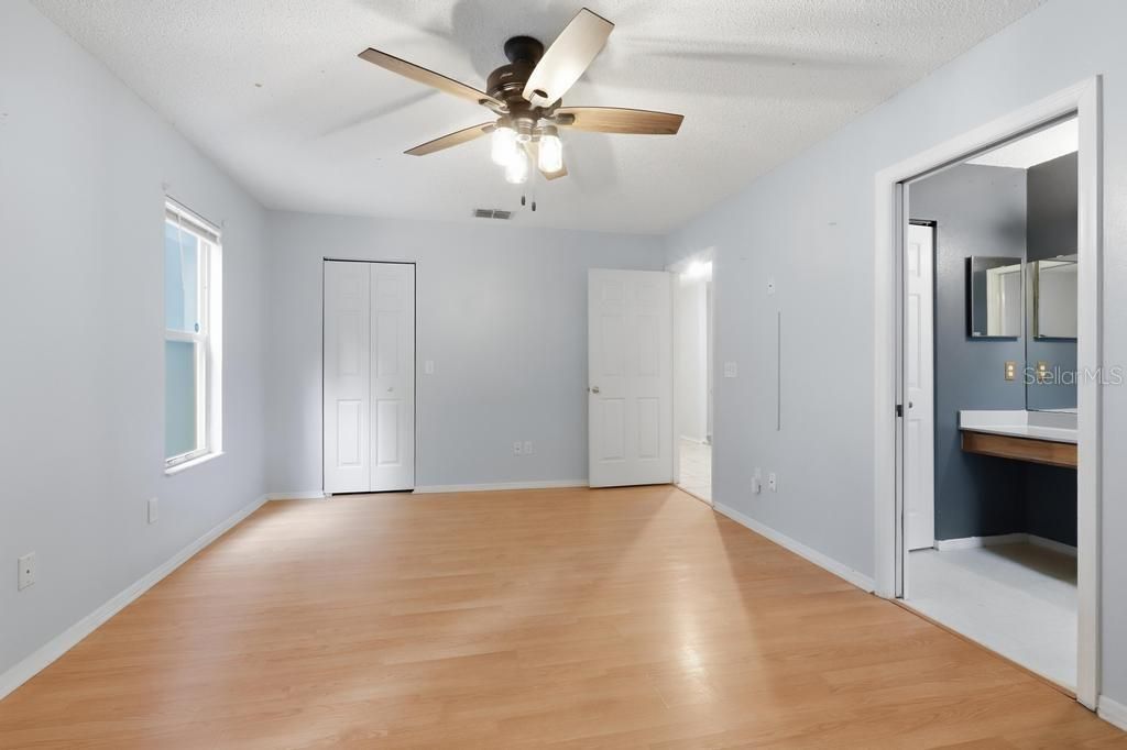 For Sale: $304,900 (3 beds, 2 baths, 1273 Square Feet)