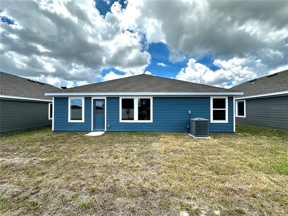 For Rent: $2,100 (4 beds, 2 baths, 1733 Square Feet)