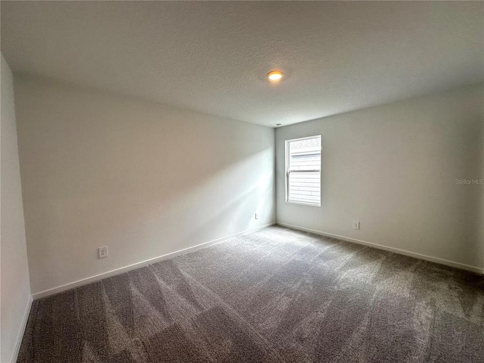 For Rent: $2,100 (4 beds, 2 baths, 1733 Square Feet)
