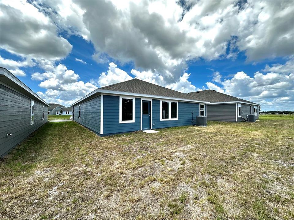 For Rent: $2,100 (4 beds, 2 baths, 1733 Square Feet)