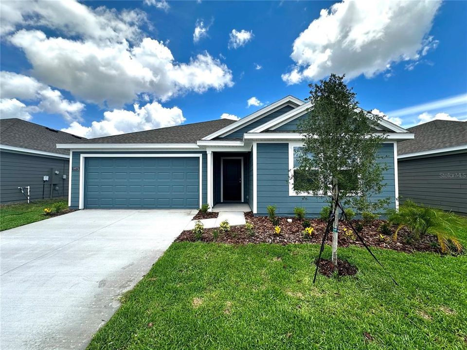 For Rent: $2,100 (4 beds, 2 baths, 1733 Square Feet)